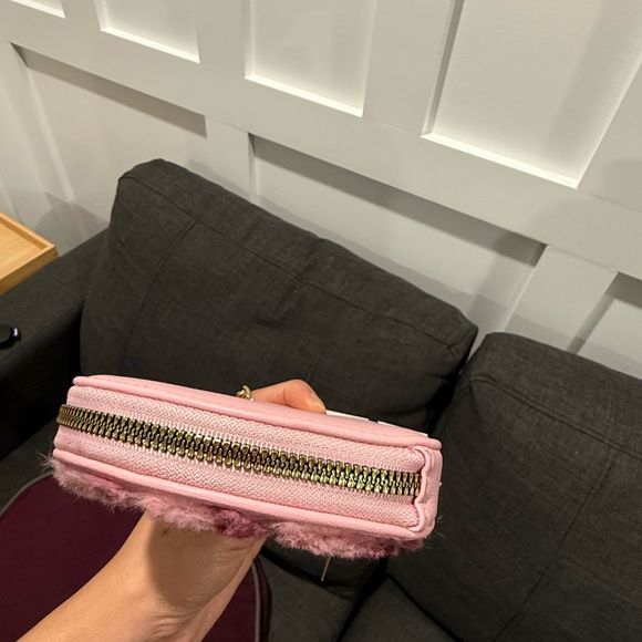 Juicy Couture Pink Heart-Shaped Furry Coin Purse - Picture 5 of 10